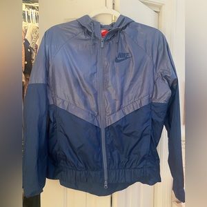 Women’s Light Blue Nike Light Windbreaker Shell Zip Up - lightly used